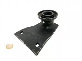 Bearing support left for Komondor combiners (0)