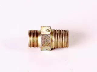 Belarus/MTZ C-100 main cylinder with conical nipple valve (0)