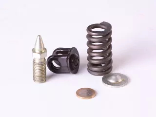 Belarus/MTZ clutch pedal pushing-back kit (4 piece) (0)