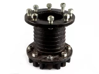 Belarus/MTZ dual rear wheel hub (width 300 mm) (2)