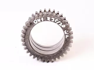 Belarus/MTZ pinion 041 Z = 35/30 (gear, the bigger groove toothing) (2)