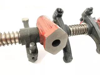 Belarus/MTZ Rocker Arm Shaft complete new type (4)