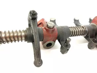 Belarus/MTZ Rocker Arm Shaft complete new type (5)