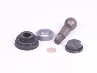 Belarus/MTZ rod-end repair kit (ball stud, sleeves, dust boot) (0)