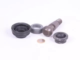 Belarus/MTZ rod-end repair kit (ball stud, sleeves, dust boot) (1)