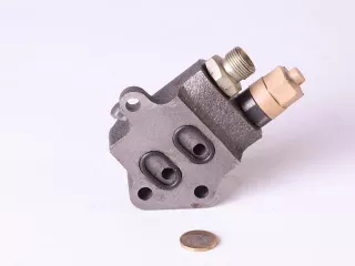 Belarus/MTZ steering control valve pressure control cover (0)