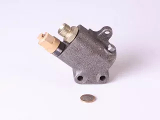 Belarus/MTZ steering control valve pressure control cover (3)