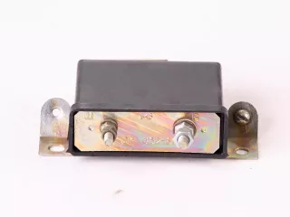 Belarus/MTZ voltage controller relay PP-362 (1)
