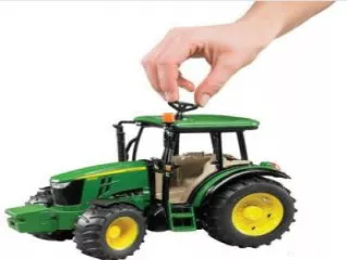 Bruder toy John Deere 5115M tractor (1)