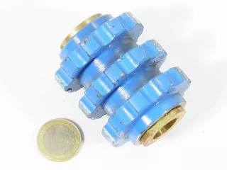 chain tensioner wheel (for cluster gear) (0)