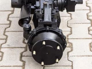 Drive front axle assembly for Force 435 tractor (1)