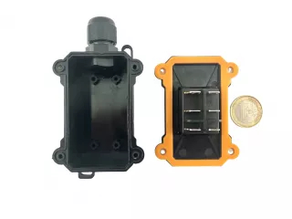 Electric quick coupler adjustment cylinder for front loader, with switch (7)