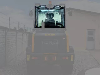 Force 1016 Stage V wheel loader window glass, rear (1)