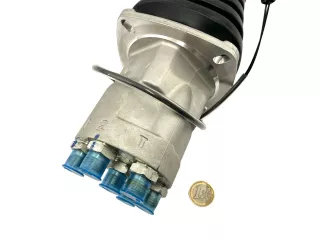 Force 317 low-pressure hydraulic control valve (joystick, right) (2)