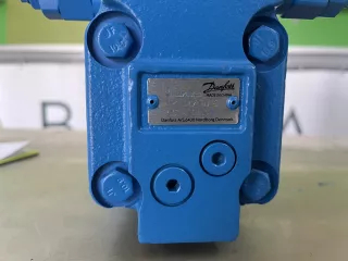 Force 317 swing drive hydraulic motor (2)