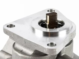 Force 325 Stage V hydraulische Pumpe (2)