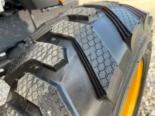 Force 325 Stage V industrial tire set (8)