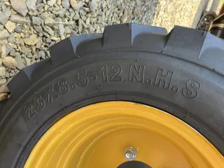 Force 325 Stage V industrial tire set (9)