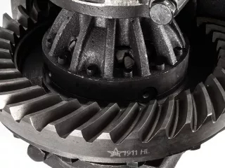 Force 915 differential complete, with housing (6)