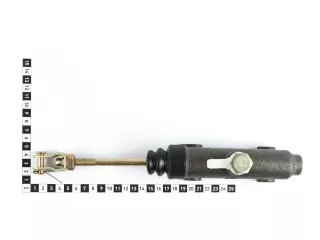Force 915 single-circuit brake master cylinder (2)