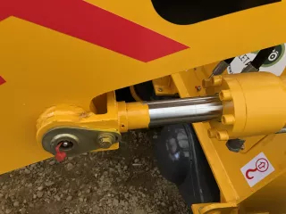 Force wheel loader lifting cylinder v1. (860/80/40) (1)