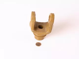 Gabel für Gelenkwelle inner (26Kw - 35PS) MMM 27X82 D=42,8 (0)