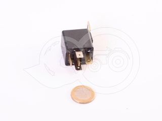 Belarus/MTZ 90.3747 relay (plastic cover, 5 pin, plug) (1)