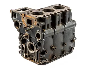 Iseki E383 engine block, used (1)