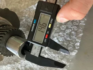 Iseki E3CC-009384 crankshaft, used (5)