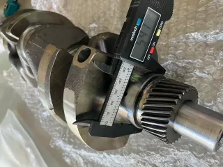 Iseki E3CC-009384 crankshaft, used (11)