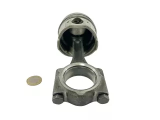 Kubota D1005 Kolben mit Pleuelstange, gebraucht (2)