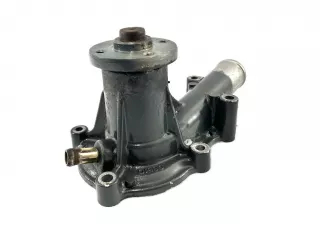 Kubota D1005 water pump, used (2)