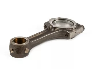 Kubota D1105 connecting rod, used (1)