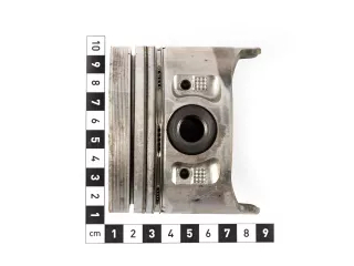 Kubota D1105 piston, used (2)