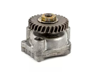 Kubota D600 oil pump, used (0)