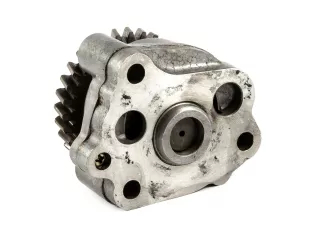 Kubota D600 oil pump, used (2)