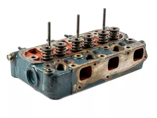 Kubota D662 cylinder head, used (1)