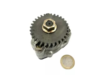 Kubota D722 oil pump, used (0)