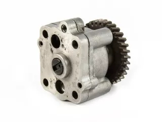 Kubota D750 oil pump, used (1)