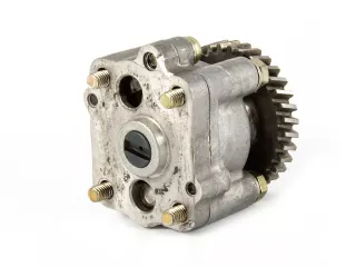 Kubota D850 oil pump, used (1)