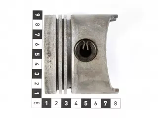 Kubota D850 piston, used (2)