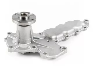 Kubota L2002 water pump (2)