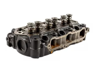 Mitsubishi L3C cylinder head, used (1)