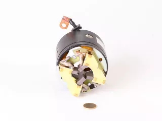 MTS Anlasser Stator mit Gehäuse + Bürste-Halter + Bürsten für runde Anlasser 24V (3)