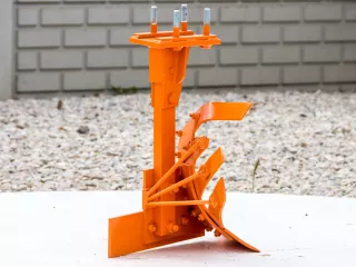 Plowhead complete, slotted, for Komondor ploughs (2)