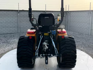 Radsatz mit Industriereifen für den Kleintraktor Force 325 Stage V (3)