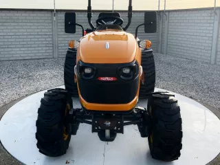 Radsatz mit Industriereifen für den Kleintraktor Force 325 Stage V (4)