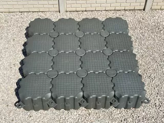 Schwimmdock aus Kunststoff 50 x 50 x 40 cm (5)