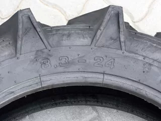 Tyre 8.3-24 (1)