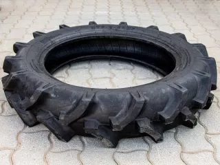 Tyre 8.3-24 ST design pattern (0)